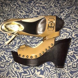 Michael Kors size 8 wedges